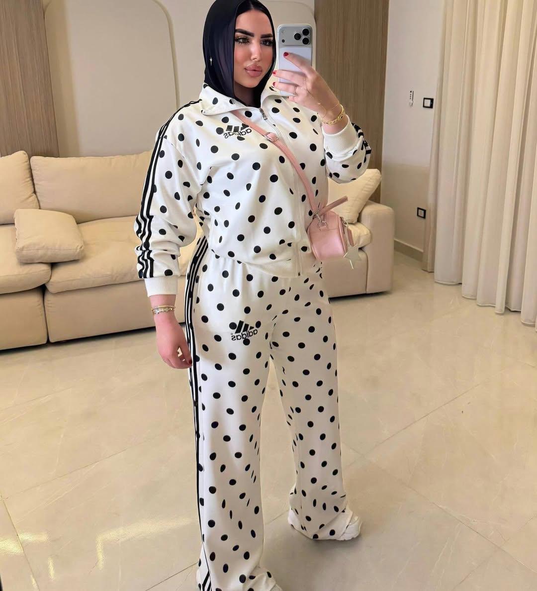 سوت منقط🤍🖤